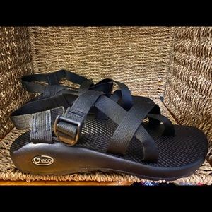 Chacos women’s size 10 Black new with box.